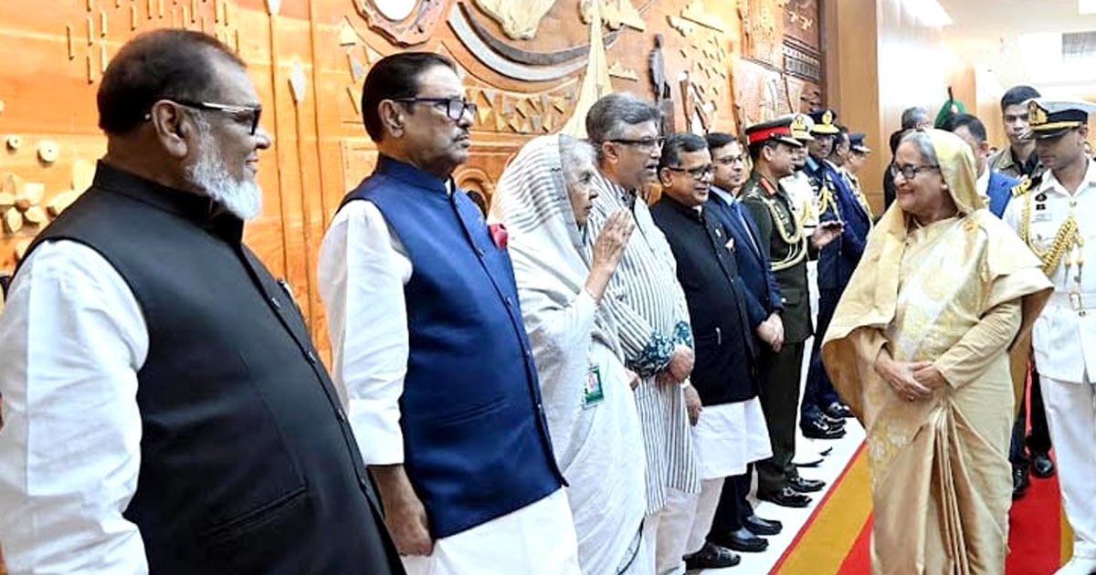 জি-২০ সম্মেলনে যোগ দিতে দিল্লির উদ্দেশে প্রধানমন্ত্রীর ঢাকা ত্যাগ