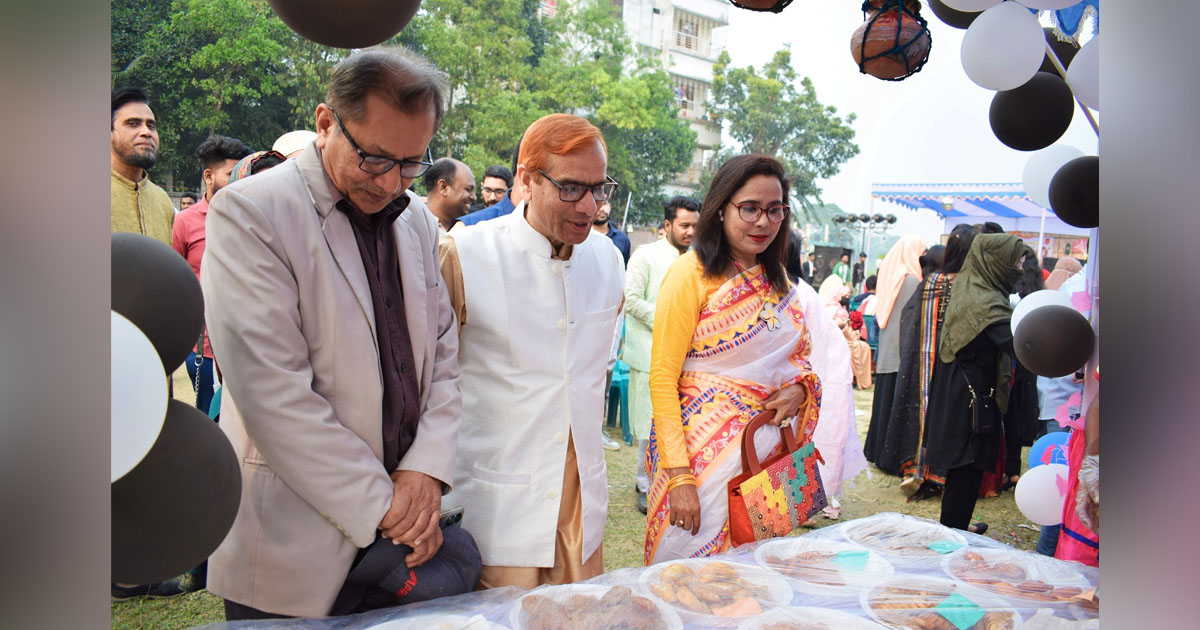 ঈশাখাঁ বিশ্ববিদ্যালয়ে পিঠা উৎসব