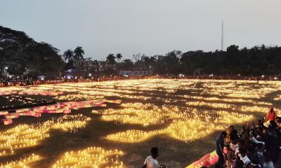 লাখো প্রদীপ জ্বালিয়ে ভাষা শহীদদের স্মরণ