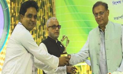 জাতীয় পরিবেশ পদক পেলেন বেরোবির অধ্যাপক তুহিন ওয়াদুদ