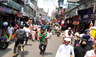 বরিশালে জমজমাট ঈদ বাজার