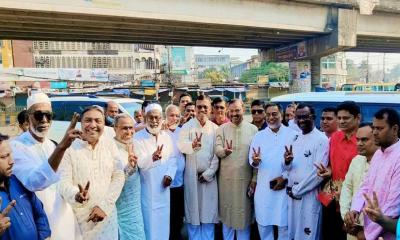 নিরঙ্কুশ জয় পেয়েছে নৌকা