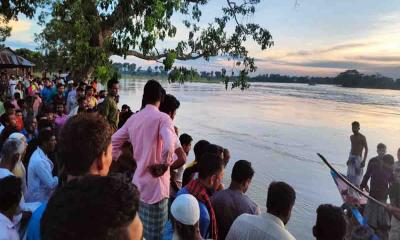 পূর্বধলায় কংস নদে নৌকা ডুবি,৩ জন নিখোঁজ