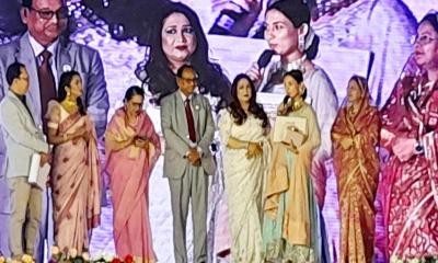 সফল নারীদের সম্মাননা জানালো আলোকিত নারী কল্যাণ ফাউন্ডেশন