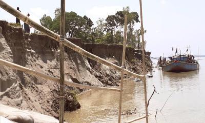 নদীভাঙ্গন রোধে স্থায়ী সমাধান চায় কোদালকাটি ইউনিয়নবাসী