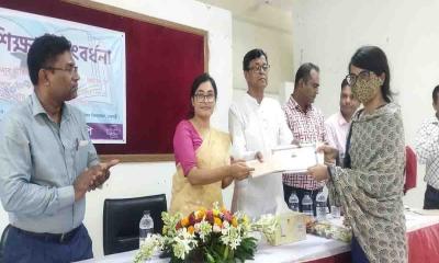 রাজবাড়ী‌তে ৪৩ জন কৃ‌তি শিক্ষার্থী‌কে সংবর্ধনা