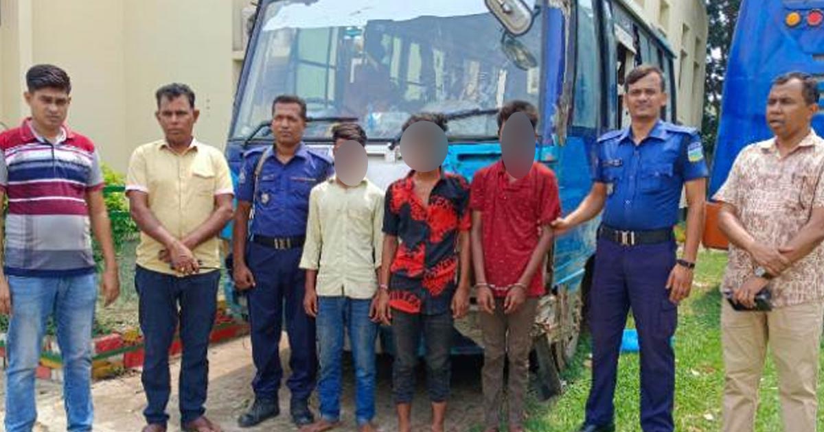 ভালুকায় চলন্ত বাসে ধর্ষণের চেষ্টা, ধাক্কা দিয়ে ফেলায় নারী শ্রমিক আহত