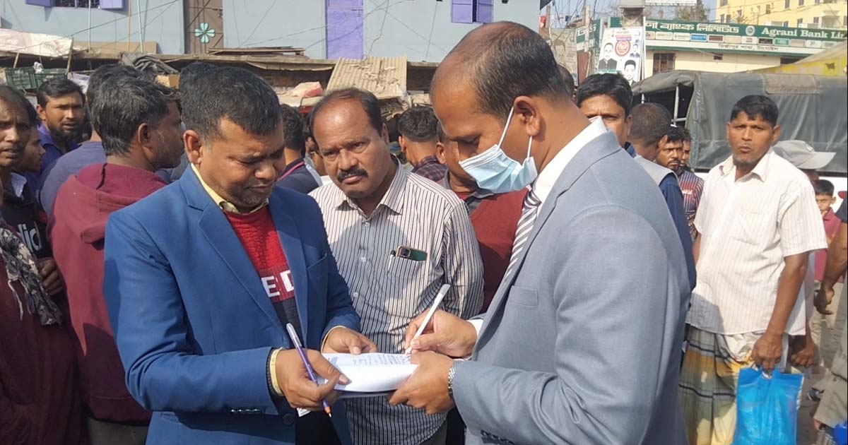 মির্জাপুরে ফুটপাত দখল মুক্ত করতে অভিযান