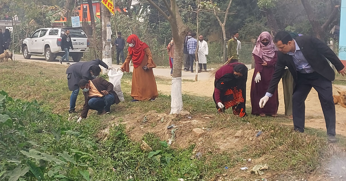 সিকৃবি শিক্ষকদের ক্লিন ক্যাম্পাস কর্মসূচি শুরু