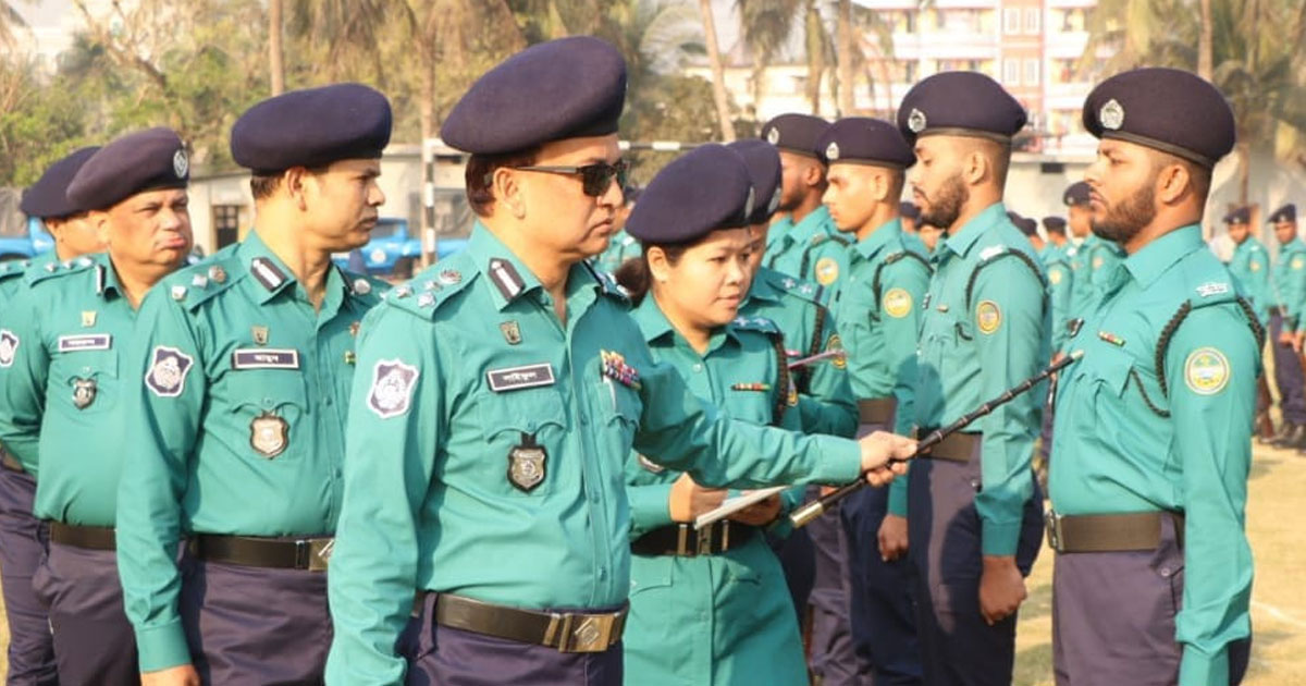 বরিশালে বিএমপি মাস্টার প্যারেড অনুষ্ঠিত