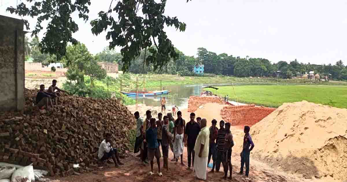 বন্ধ হল সরকারি খাল ও নদী দখল করে স্থাপনা নির্মাণের কাজ