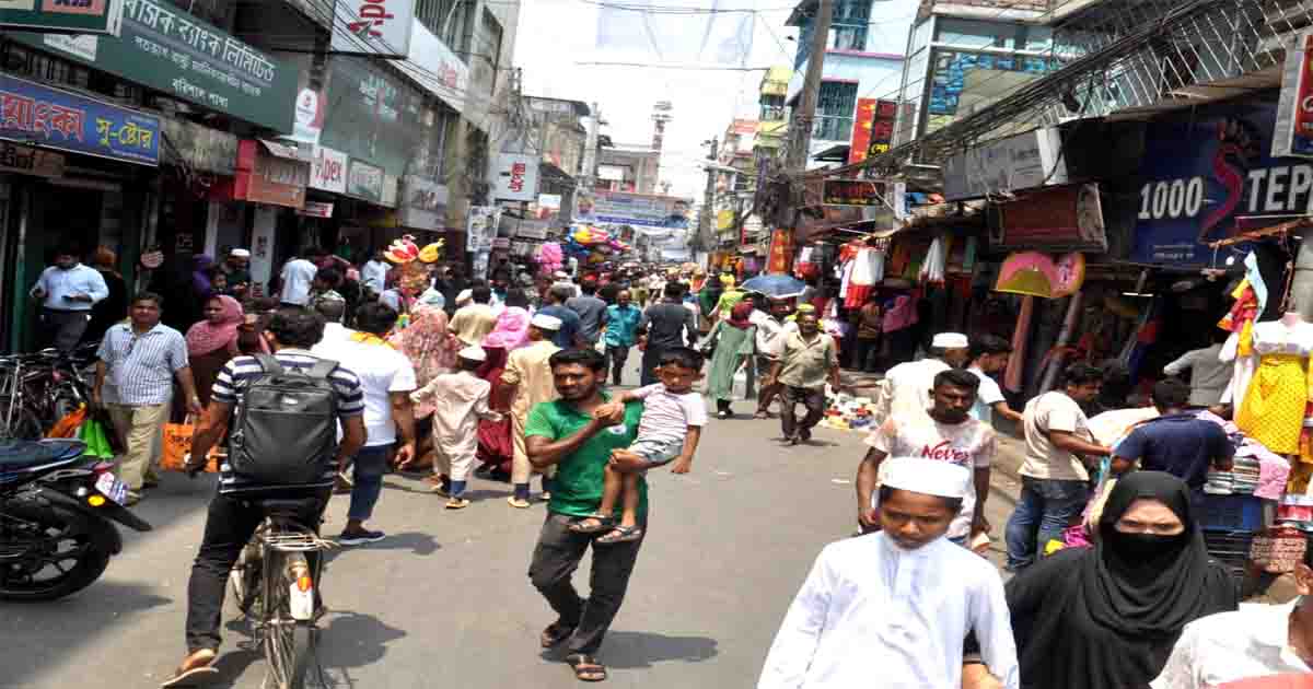 বরিশালে জমজমাট ঈদ বাজার