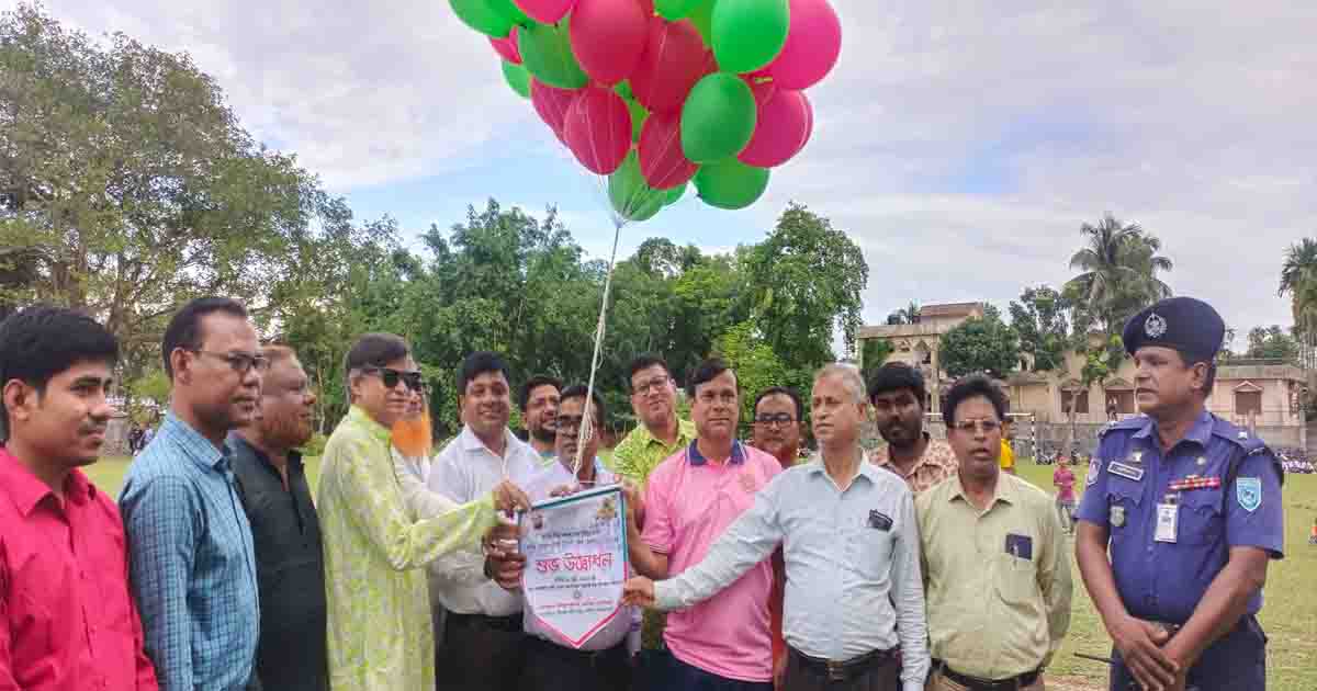 কালীগঞ্জে বঙ্গবন্ধু শেখ মুজিবুর রহমান জাতীয় গোল্ডকাপ ফুটবল টুর্নামেন্ট উদ্বোধন