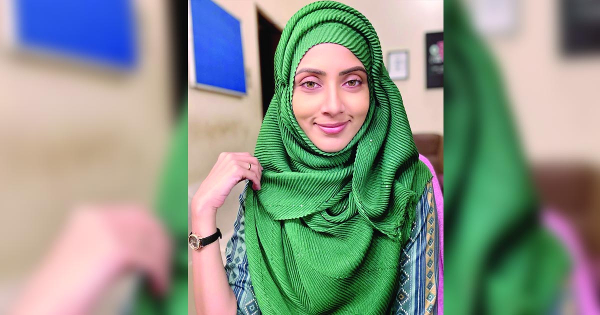 নীরা চরিত্রে মিম