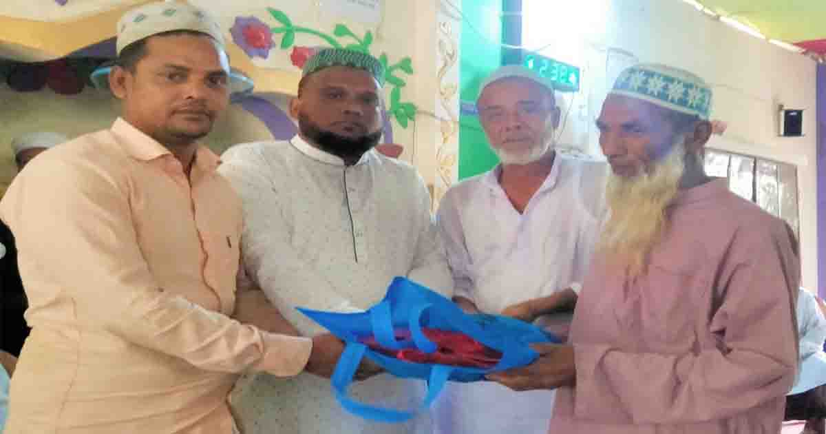 টানা ৪০ দিন জামাতে নামাজ আদায় করায় পুরস্কার