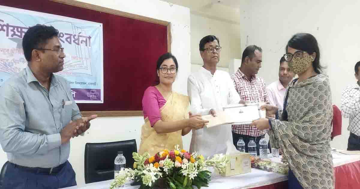 রাজবাড়ী‌তে ৪৩ জন কৃ‌তি শিক্ষার্থী‌কে সংবর্ধনা