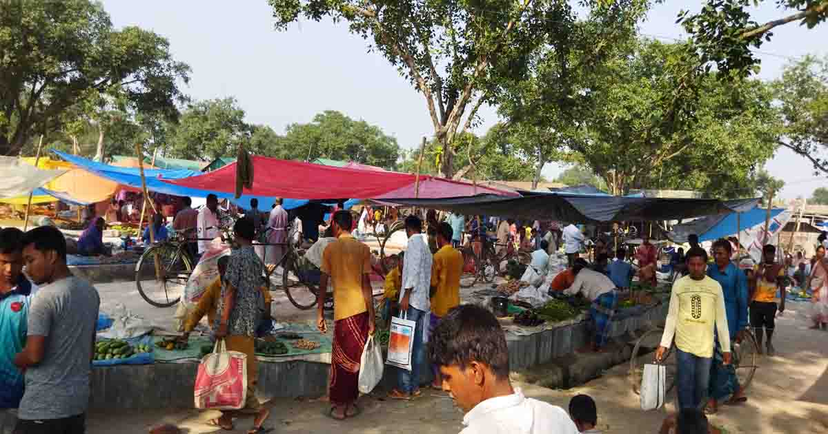 ঠাকুরগাঁওয়ে লাগামহীন ভাবে বাড়ছে নিত্যপ্রয়োজনীয় জিনিসপত্রের দাম