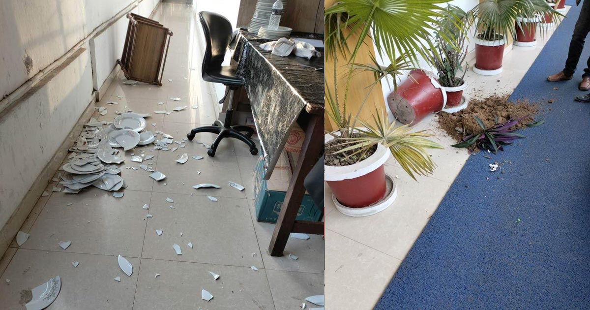 ছাত্রলীগ নেতাকে নিয়োগ না দেওয়ায় ভিসি অফিস ভাংচুর, শাটল ট্রেন আটকা