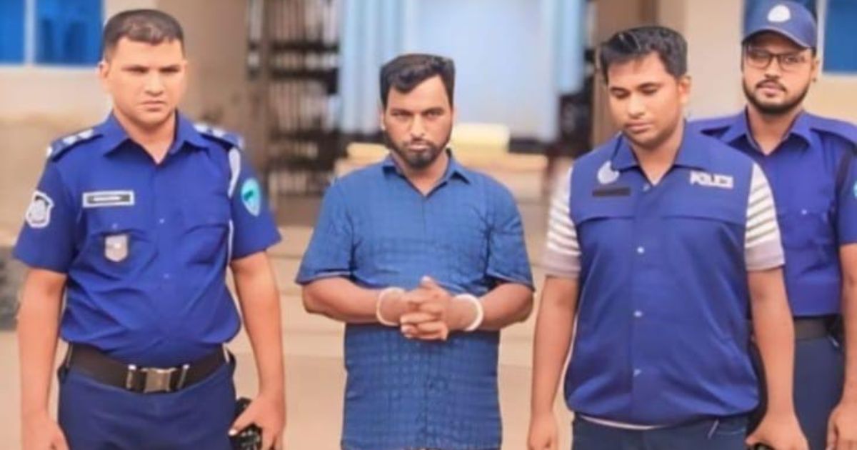ফেনীতে গরু লুট: অস্ত্রসহ ডাকাত গ্রেপ্তার
