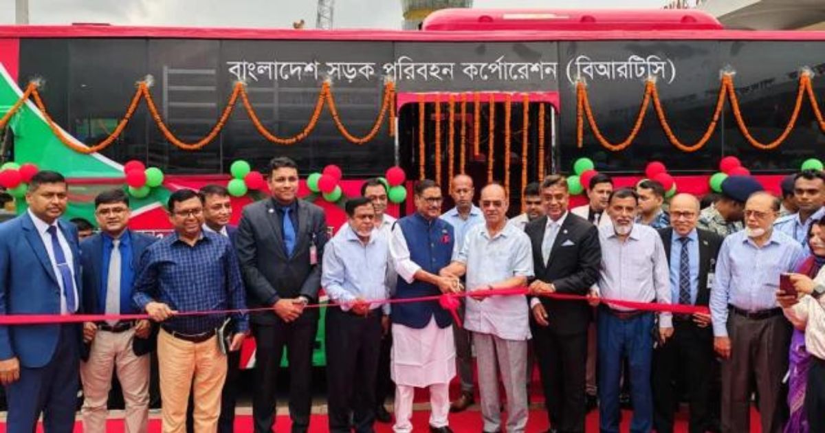 যাত্রী সুবিধায় বিমানবন্দরে শাটল বাস সার্ভিস চালু