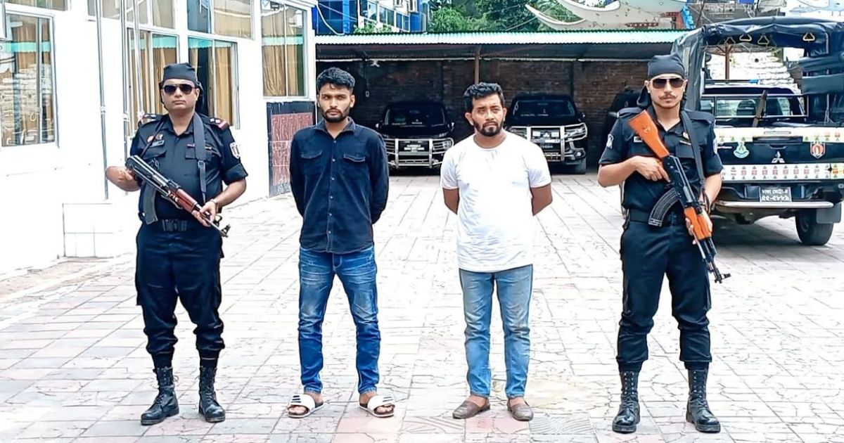 কক্সবাজারে অস্ত্রের চোরাচালানসহ চক্রের ২ সদস্য আটক