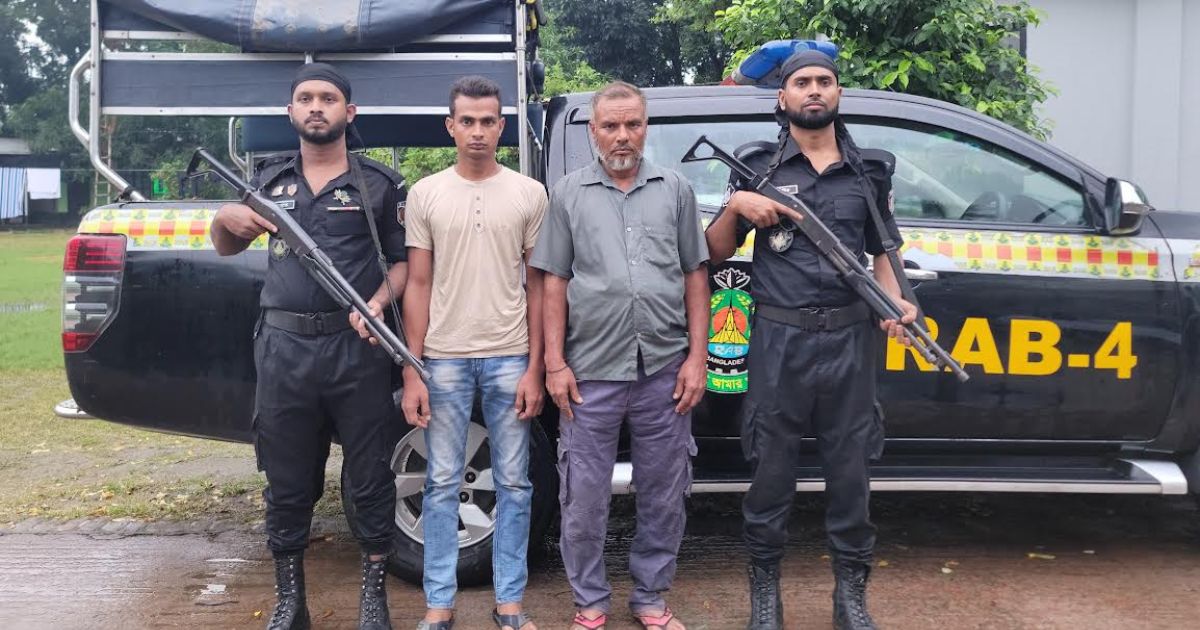 আশুলিয়ায় আমের ক্যারেট থেকে ফেনসিডিল উদ্ধার, গ্রেপ্তার ২