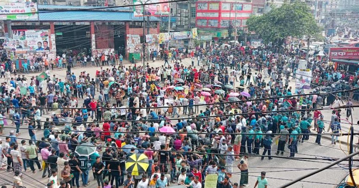 কোটা সংস্কার আন্দোলনে জবি শিক্ষার্থীরা, তাঁতিবাজার মোড়ে অবরোধ