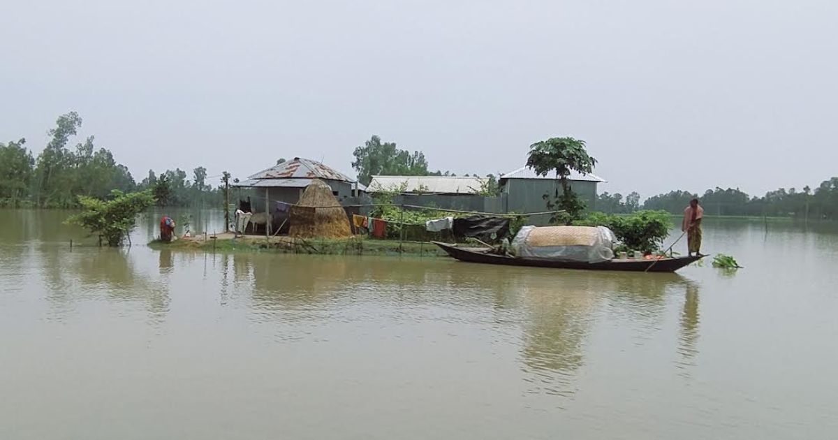 নাগেশ্বরীতে পানিবন্দি অর্ধ লক্ষাধিক মানুষ