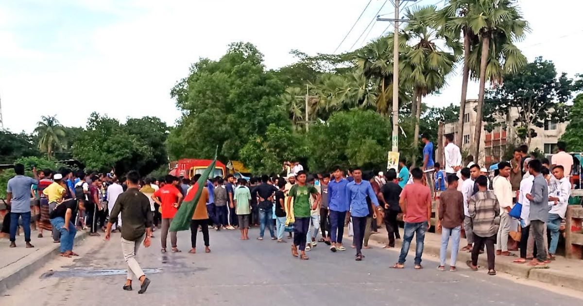 নান্দাইলে কোটা সংস্কারের দাবিতে মহাসড়ক অবরোধ
