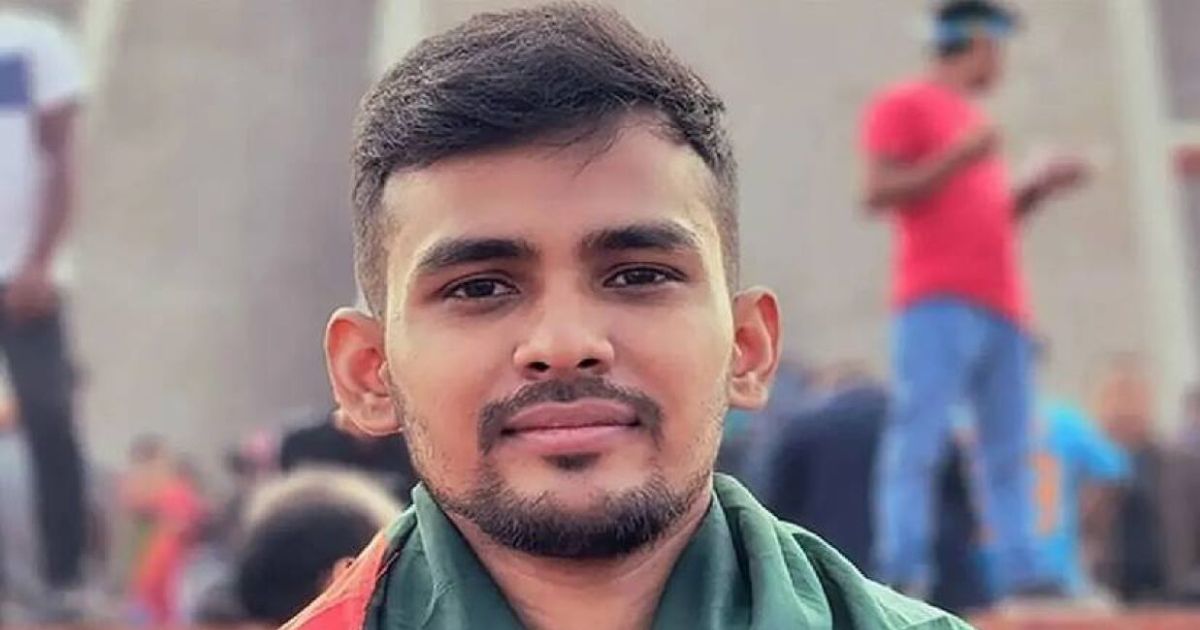 ১১টার মধ্যে শহীদ মিনারে জড়ো হতে বললেন আসিফ মাহমুদ