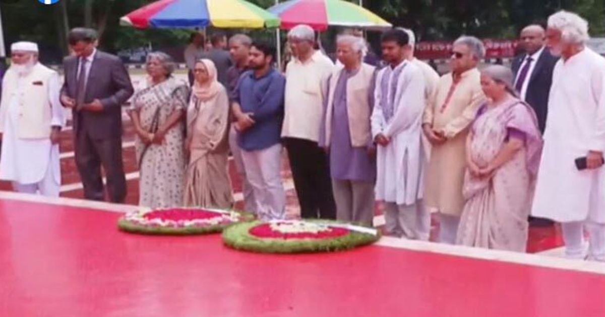 কেন্দ্রীয় শহীদ মিনারে উপদেষ্টাসহ ড. ইউনূসের শ্রদ্ধা