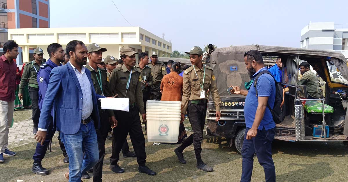 বাগেরহাট -৩ আসনে পাঠানো হয়েছে নির্বাচনি সরঞ্জাম