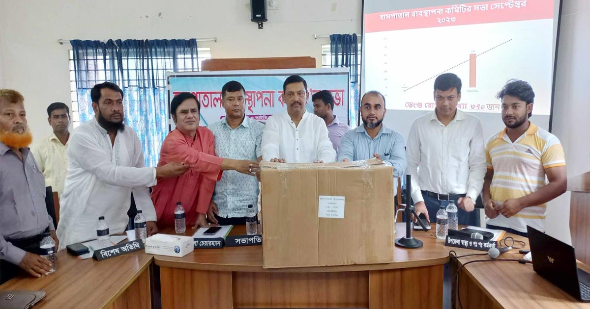 সালথায় স্যালাইন ও ডেঙ্গু টেষ্টের কীট দিলেন এমপি লাবু চৌধুরী