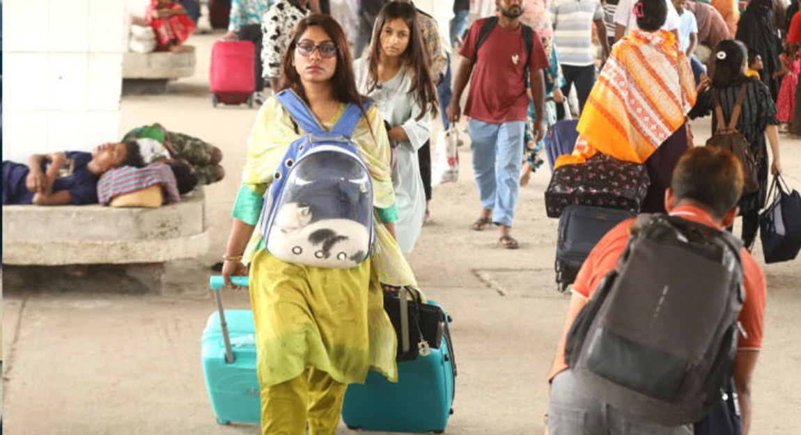 স্বস্তিতেই রাজধানীতে ফিরছে মানুষ