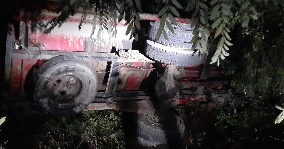 তেলবাহী লড়ির ধাক্কায় অটোভ্যানের দুই যাত্রী নিহত