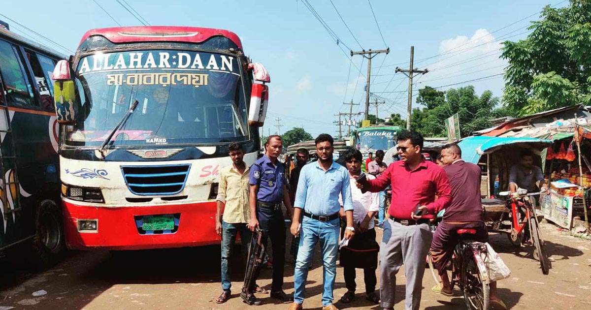 কালিগঞ্জ বাসস্ট্যান্ডে যানজট নিরসনে প্রশাসনের আল্টিমেটাম