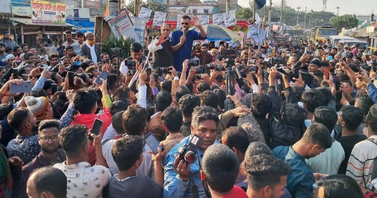ফরিদপুর-১ আসনে নৌকার প্রচারণায় মাশরাফি
