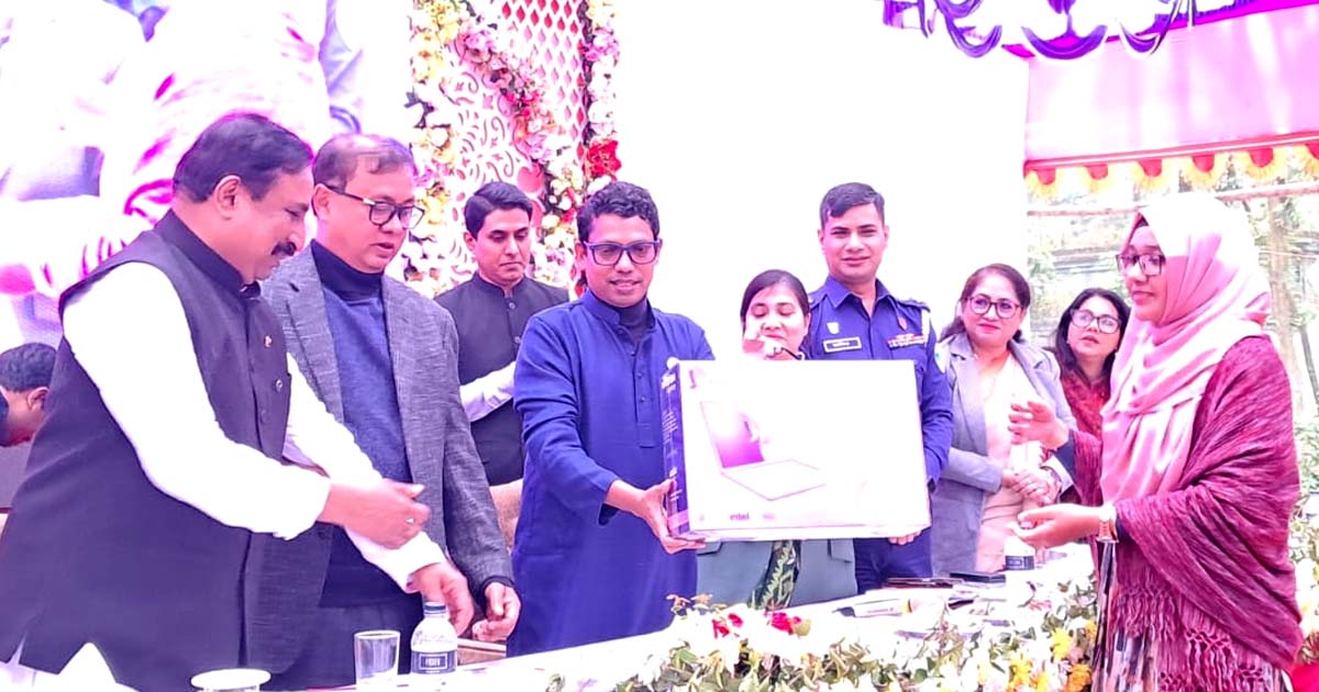 বিশ্বজয়ের হাতিয়ার একটি স্মার্ট ল্যাপটপ: তথ্যপ্রযুক্তি প্রতিমন্ত্রী