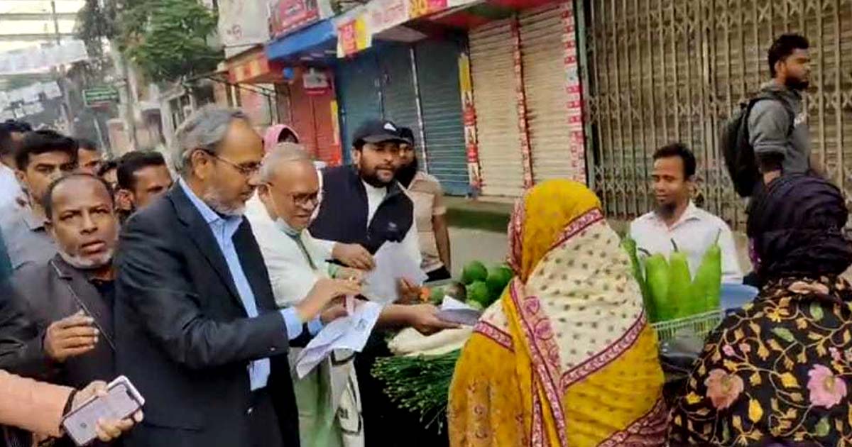 হুমকি দিয়ে, ভয় দেখিয়ে মানুষকে ভোট কেন্দ্রে নেওয়া যাবে না: রিজভী