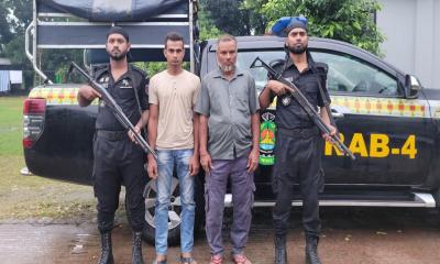 আশুলিয়ায় আমের ক্যারেট থেকে ফেনসিডিল উদ্ধার, গ্রেপ্তার ২