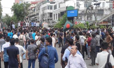 সায়েন্সল্যাবে শিক্ষার্থী- ছাত্রলীগের তুমুল সংঘর্ষ