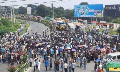 টাঙ্গাইলে শিক্ষার্থীদের মহাসড়কে অবরোধ