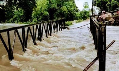 ভারতীয় পাহাড়ি ঢলে তলিয়ে গেল আখাউড়া স্থলবন্দর, ভাঙলো সেতু