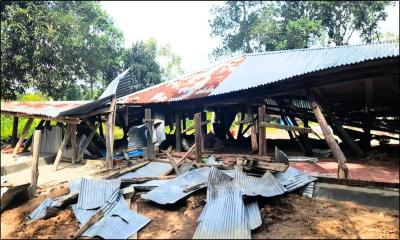 বন কর্মকর্তাকে চাঁদা না দেওয়ায় ফটিকছড়িতে বসতবাড়ি ভাঙচুর