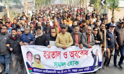 বগুড়ায় অবরোধে সকালের চিত্র