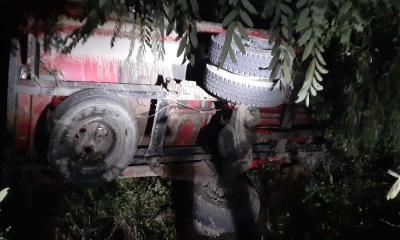 তেলবাহী লড়ির ধাক্কায় অটোভ্যানের দুই যাত্রী নিহত