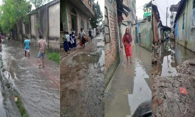 শ্রীপুরে সামান্য বৃষ্টিতে জলাবদ্ধতা, দুর্ভোগে পৌরবাসী