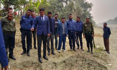 ‘আমরা কর্তৃপক্ষকে ম্যানেজ করে কাজ করছি’