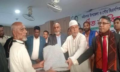 নবীনগর উপজেলা বিএনপির উদ্যোগে শীতবস্ত্র বিতরণ