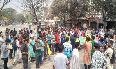 ধর্ষকের শাস্তি মৃত্যুদণ্ড কার্যকর করার দাবিতে কুষ্টিয়া-খুলনা মহাসড়ক অবরোধ